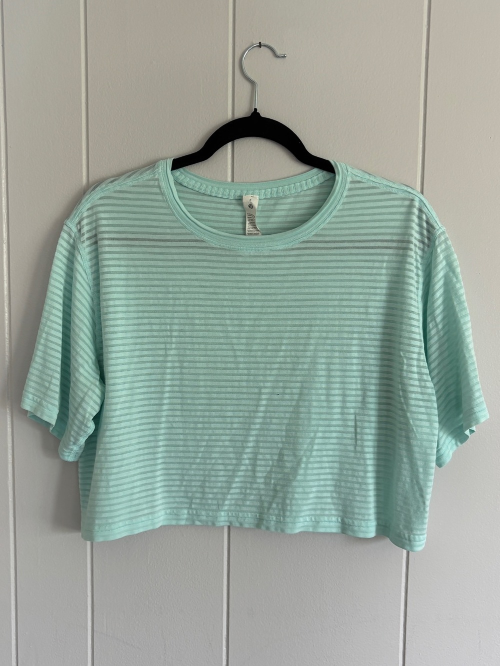 Lululemon blue striped mesh short sleeved crop top size 8